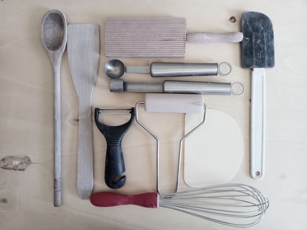 Attrezzi non convenzionali per lavorare la ceramica